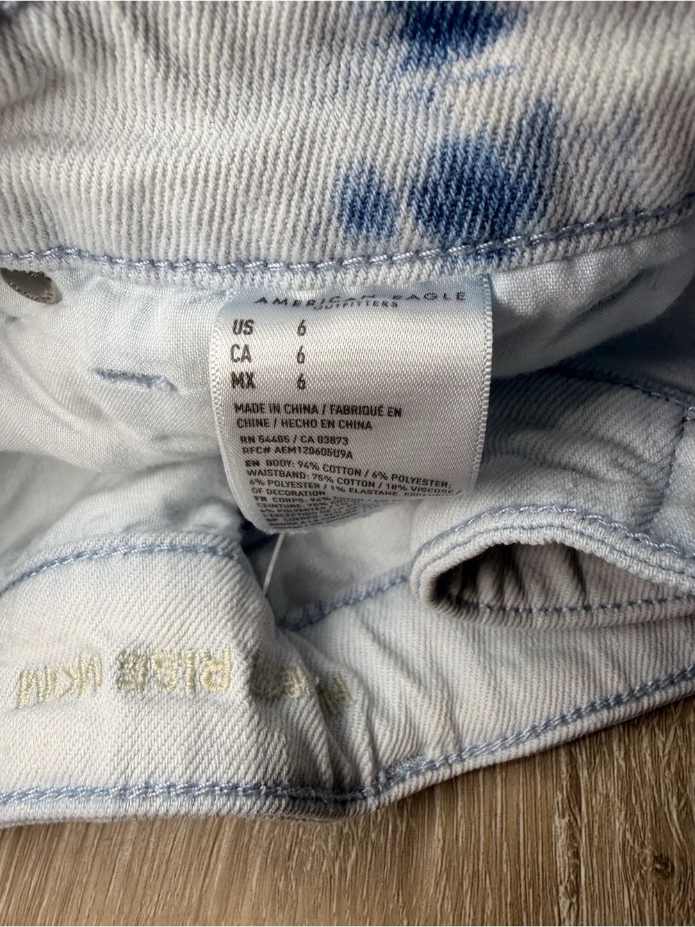 American Eagle Stretch Tie-Dye Denim Shorts Boho Size 6